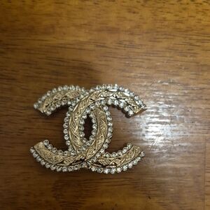 Chanel Pin EUC